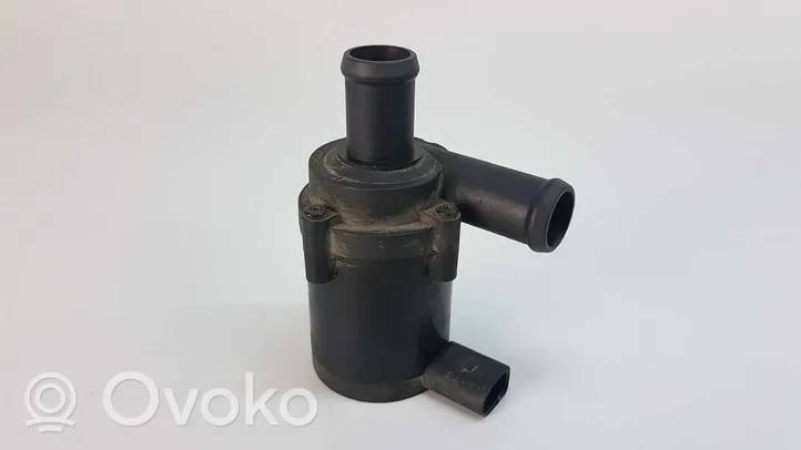 Volkswagen Touareg I Pompe de circulation d'eau 70207404