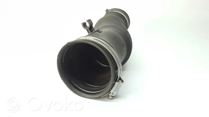 Renault Clio IV Turboahtimen ilmanoton letku 165757148RB