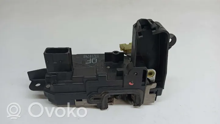 Opel Zafira B Front door lock 