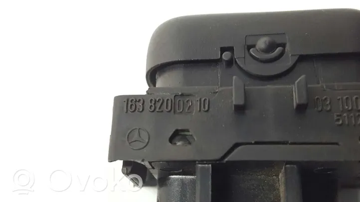 Mercedes-Benz ML W163 Przycisk / Przełącznik zawieszenia 1638200210