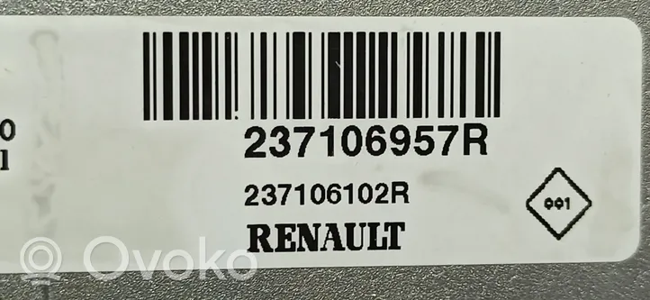 Renault Captur Komputer / Sterownik ECU silnika 237106102R