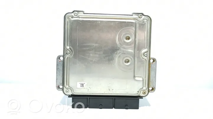 Renault Captur Komputer / Sterownik ECU silnika 237103370R