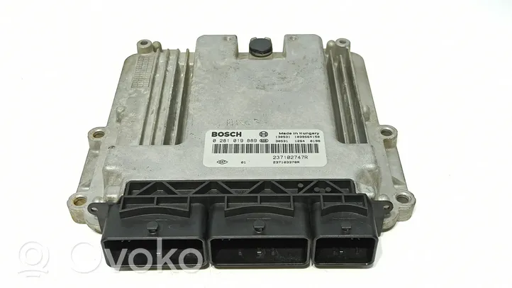 Renault Captur Komputer / Sterownik ECU silnika 237103370R