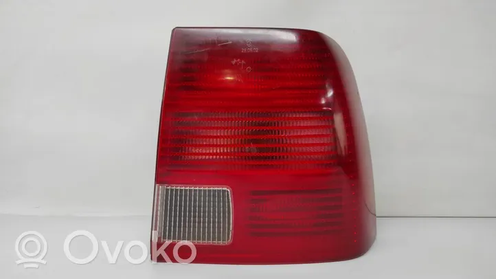 Volkswagen PASSAT B5 Rear/tail lights 