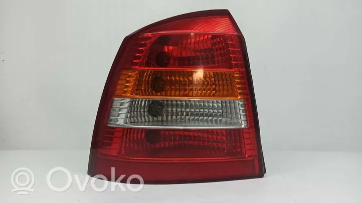 Opel Astra G Lampy tylnej klapy bagażnika 13110929