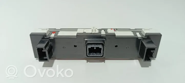Toyota RAV 4 (XA40) Inne komputery / moduły / sterowniki 812143