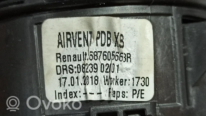 Renault Clio IV Dysze / Kratki środkowego nawiewu deski rozdzielczej 0823902001