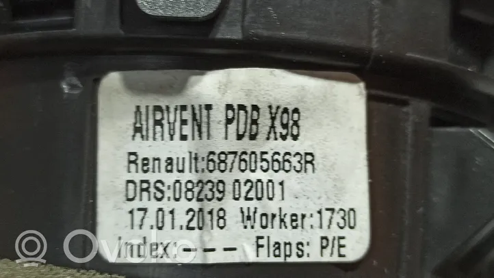 Renault Clio IV Dysze / Kratki środkowego nawiewu deski rozdzielczej 0823902001
