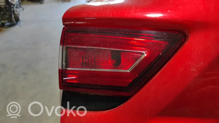 Renault Clio IV Lampy tylnej klapy bagażnika 