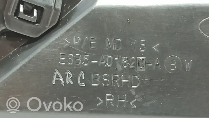 Ford Ka Dysze / Kratki środkowego nawiewu deski rozdzielczej E3B5-A01820-AC3JA6