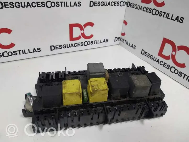 Mercedes-Benz A W176 Module de fusibles A2469060093