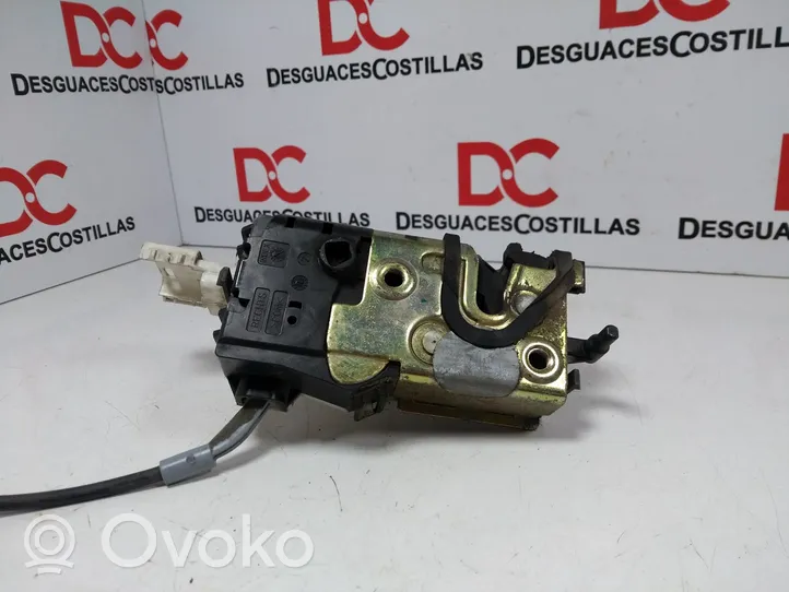 Citroen C4 I Front door lock 9647173880