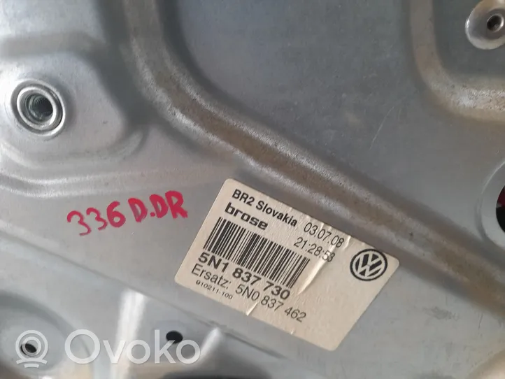 Volkswagen Tiguan Podnośnik szyby drzwi z silniczkiem 5N0959702G