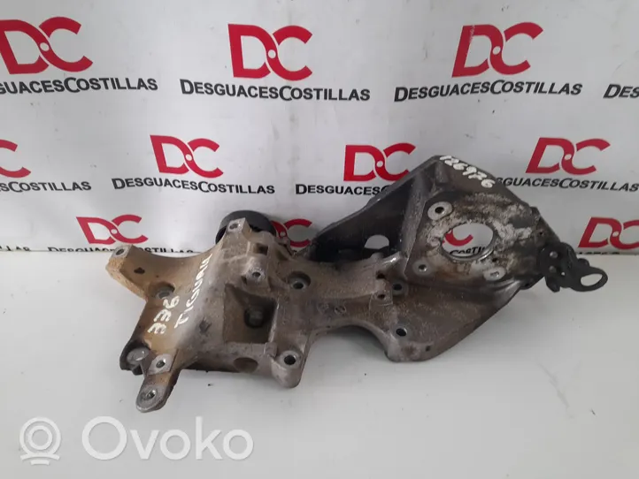 Volkswagen Tiguan Support de générateur / alternateur 03L903139D