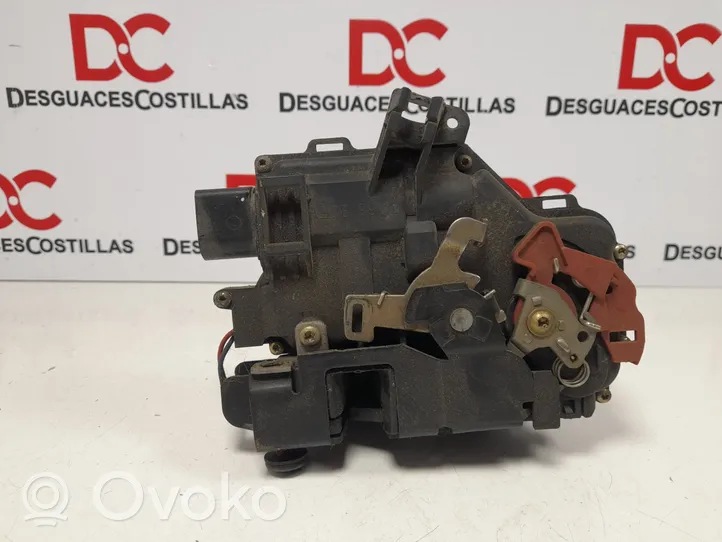 Audi A4 S4 B6 8E 8H Zamek drzwi przednich 8E1837016C