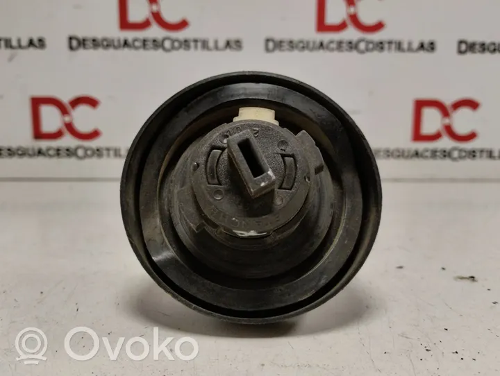 Renault 19 Sportello del serbatoio del carburante 7701033486