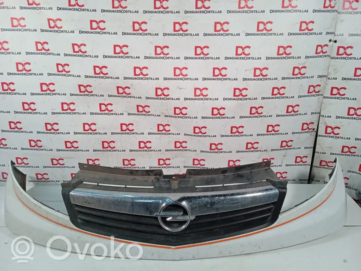 Opel Vivaro Front grill 6231100248R