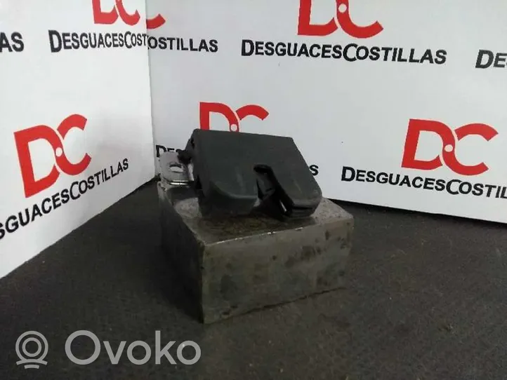 Seat Ibiza III (6L) Spyna galinio borto 6L6827505A