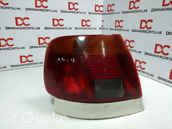 Audi A4 S4 B5 8D Lampa tylna 8D0945095A