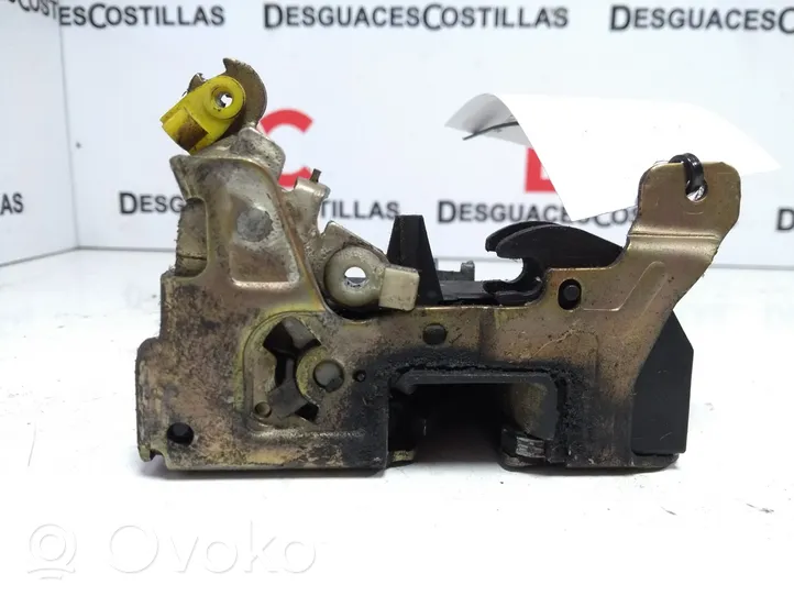 Opel Movano A Front door lock 