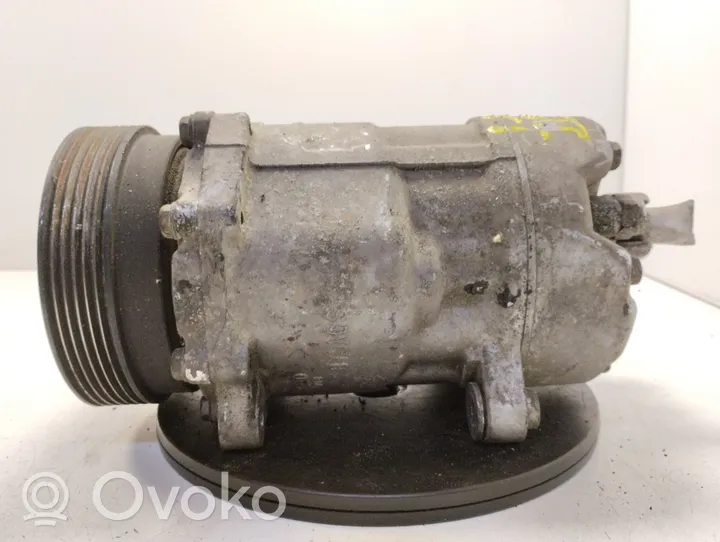 Volkswagen Golf III Compressore aria condizionata (A/C) (pompa) 1H0820803D