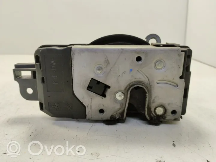 Opel Astra H Front door lock 13210749