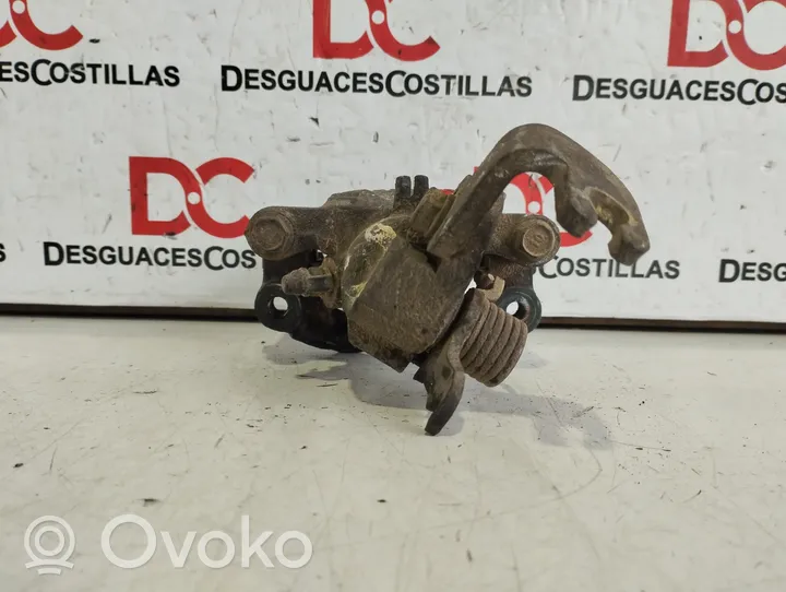 KIA Cerato Rear brake caliper 582102F400