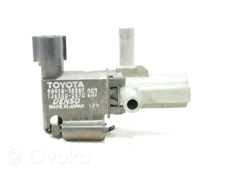 Toyota Corolla E110 Soupape à vide 9091012257