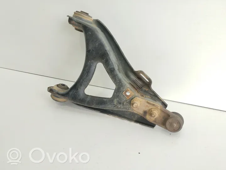 Renault Megane I Triangle bras de suspension inférieur avant 8200737135