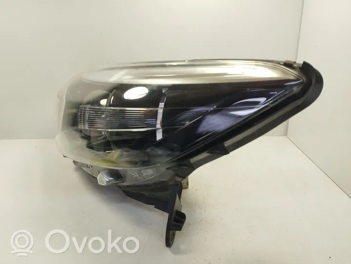 Renault Clio IV Lampa przednia 260609681R