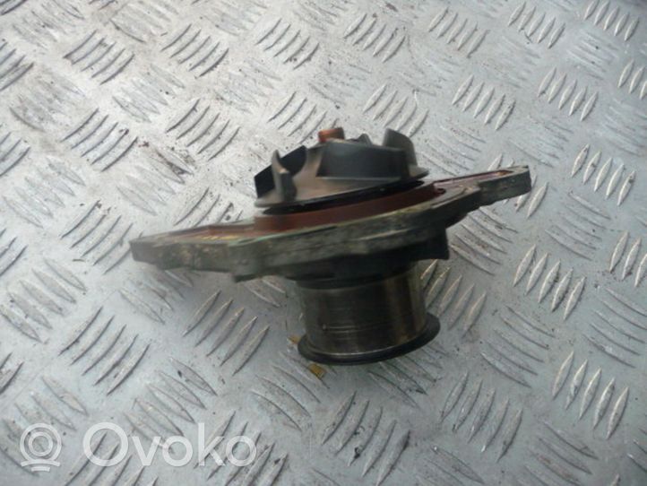 Audi A4 S4 B6 8E 8H Vesipumppu 059121019C