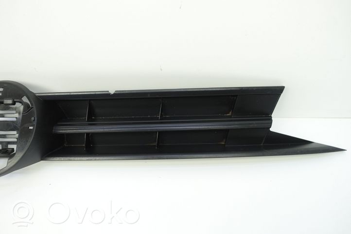 Volkswagen Polo VI AW Grille calandre supérieure de pare-chocs avant 2G0853653J