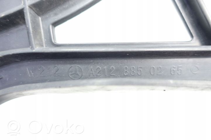 Mercedes-Benz E AMG W212 Staffa di rinforzo montaggio del paraurti anteriore A2128852265