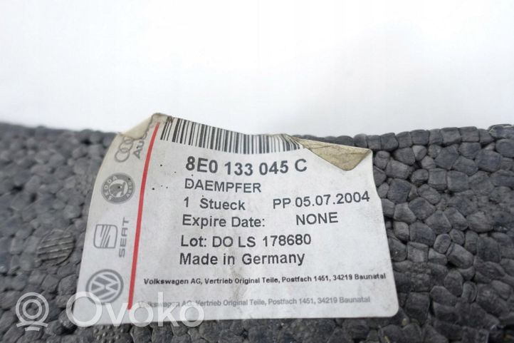 Audi A4 S4 B6 8E 8H Lokasuojan vaahtomuovituki/tiiviste 8E0133045C ABSORBER WYGŁU