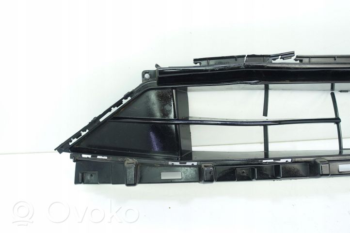 Ford Escort Front bumper lower grill KRATKA ŚRODKOWA ZDERZAKA 