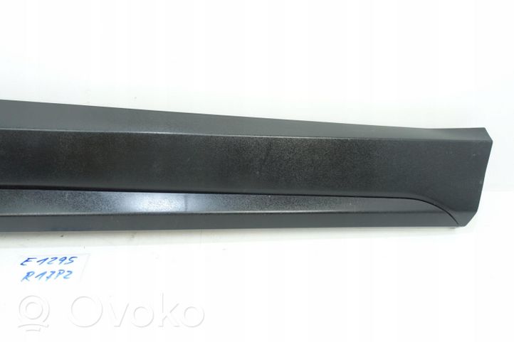 Hyundai Tucson IV NX4 Front door trim (molding) 