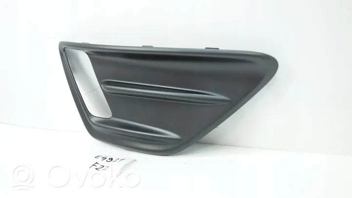 Volvo XC60 Front bumper lower grill KRATKA