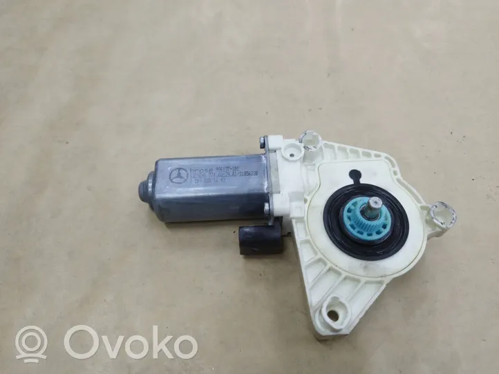 Mercedes-Benz A W169 Front door window regulator motor A1698201642