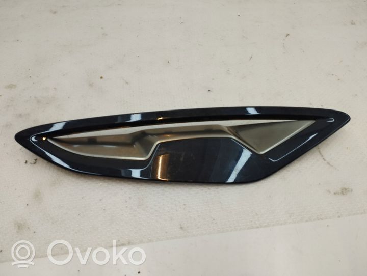 BMW 8 G14 Grill / Wlot powietrza błotnika przedniego 7419020