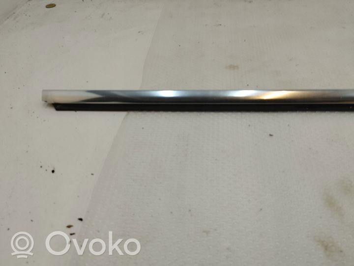 BMW 3 E92 E93 Rivestimento modanatura del vetro della portiera anteriore 7119079