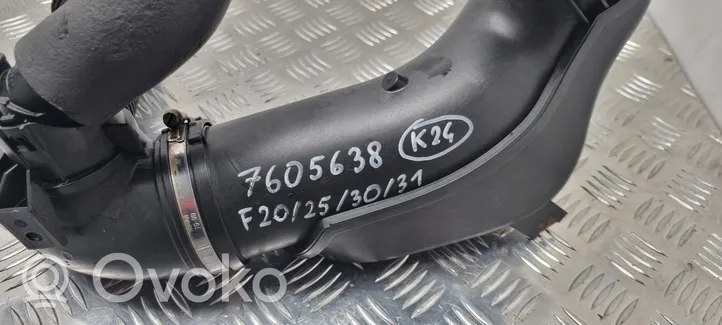 BMW 3 F30 F35 F31 Oro paėmimo kanalo detalė (-ės) 7605638