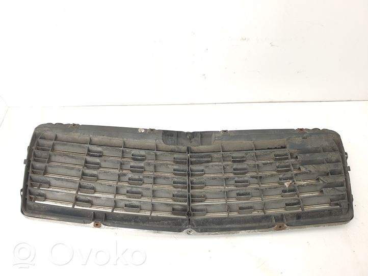 Mercedes-Benz E W124 Griglia anteriore 2108880123