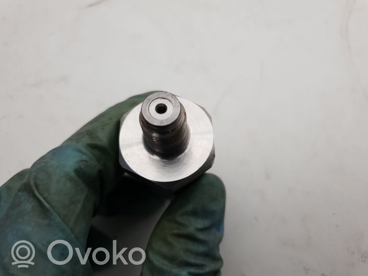 Volvo V70 Kraftstoffdrucksensor 0281002527