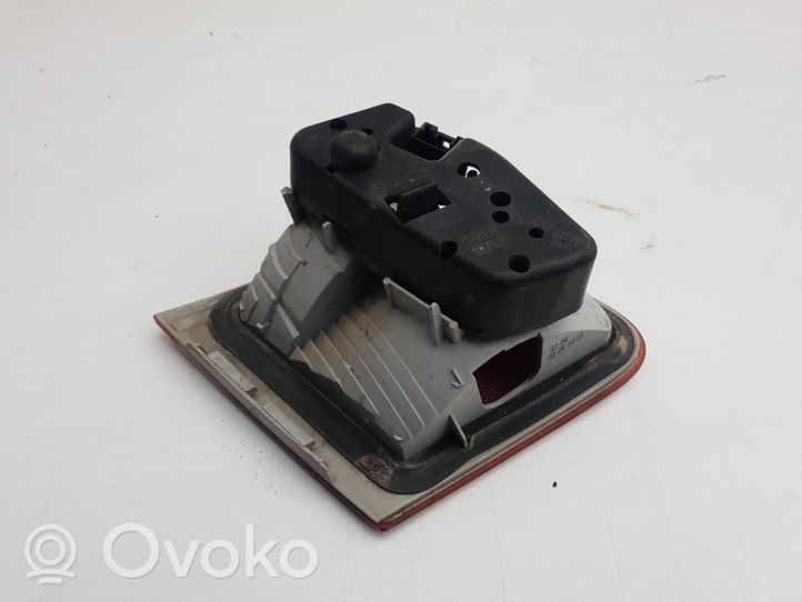 BMW 3 E46 Lampy tylnej klapy bagażnika 63218368759