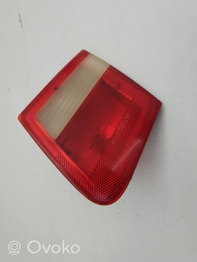 BMW 3 E46 Lampy tylnej klapy bagażnika 63218368759