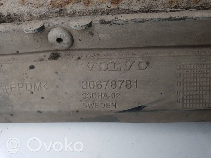Volvo XC70 Unterteil Schlossträger Frontträger Frontmaske 30678781
