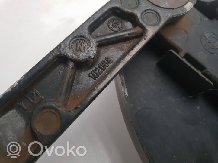 BMW 5 E39 Priekinio stiklo valytuvų kojelė 102087