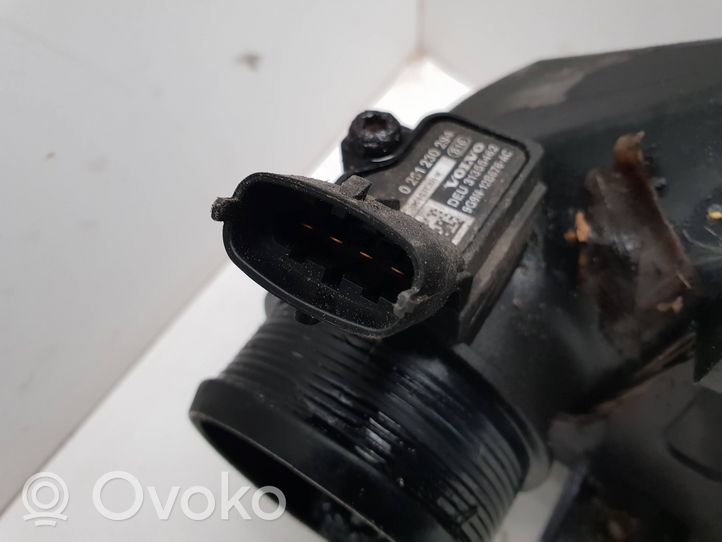 Volvo V60 Chłodnica powietrza doładowującego / Intercooler 31338475