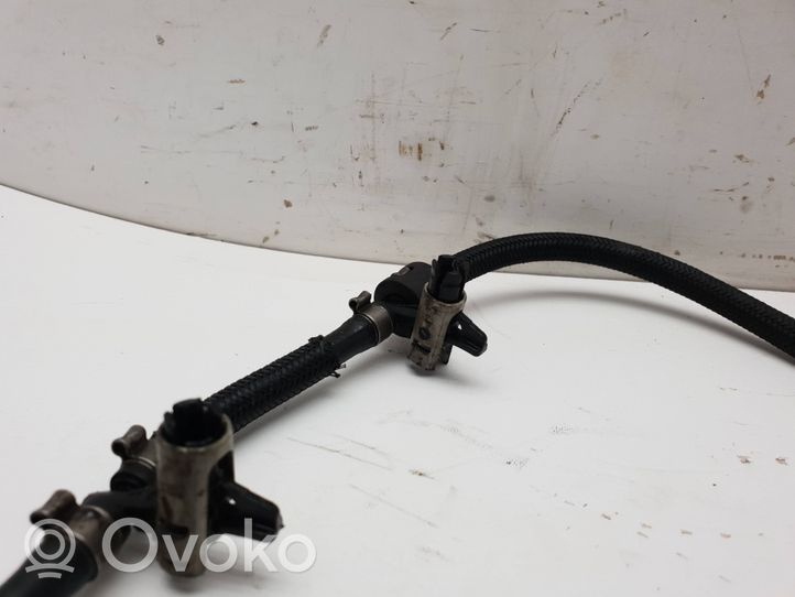 BMW 7 E65 E66 Tuyau d'alimentation conduite de carburant 7799869