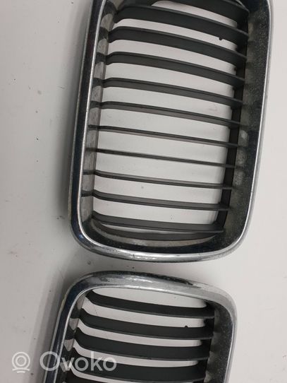 BMW 3 E36 Grille de calandre avant 8195093